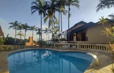 Imagem: A casa em condomínio possui 4 Dormitórios, 5 Banheiros, 5