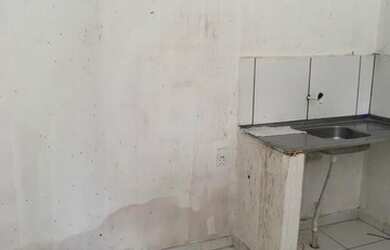 Imagem 2: Aluga-de casa 500 reais. 1 Vaga na garageme1 Dormitório