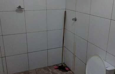 Imagem: A casa possui 4 Dormitórios, 3 Banheiros, 5 Vagas na garagem