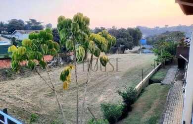 Imagem: O terreno à venda possui e está localizado em Parque Village