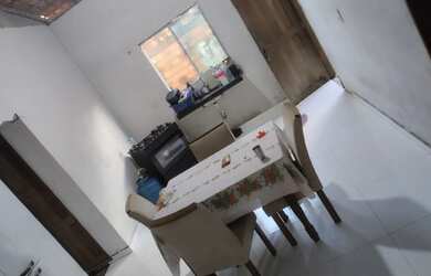 Imagem: A casa possui 3 Dormitórios, 1 Banheiro e está localizado