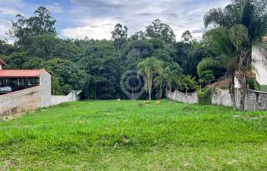 Imagem: O terreno possui 2.000m² de Área e está localizado em Parque