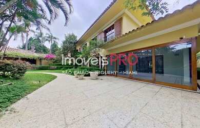 Imagem: A casa à venda possui 5 Dormitórios, 5 Banheiros, 5 Vagas