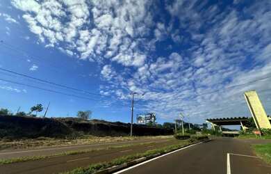 Imagem: O terreno possui 436m² de Área e está localizado em Porto