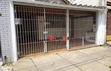 Imagem: A casa possui 2 Dormitórios, 1 Banheiro, 2 Vagas na garagem