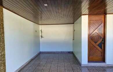 Imagem: A casa possui 2 Dormitórios, 2 Banheiros e está localizado