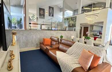 Imagem: A casa possui 5 Dormitórios, 5 Banheiros, 672m² de Área