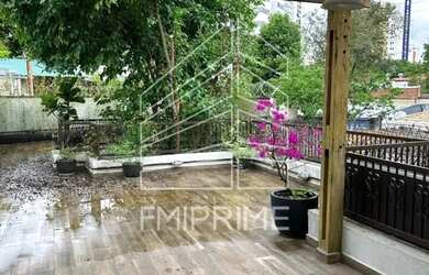 Imagem: O depósito possui 3 Vagas na garagem e 268m² de Área e está