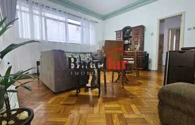 Imagem: O apartamento possui 3 Dormitórios, 3 Banheiros, 2 Vagas na