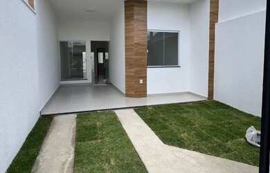 Imagem: A casa possui 2 Dormitórios, 2 Banheiros, 1 Vaga na garagem