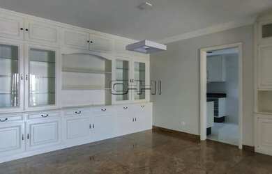 Imagem: O apartamento possui 4 Dormitórios, 2 Banheiros, 2 Vagas na