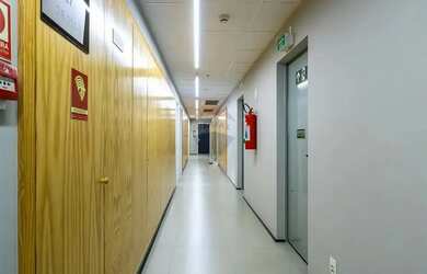 Imagem 16: Lindo Conjunto Comercial com sacada privativa e 32 mts, 1 vaga e com a...