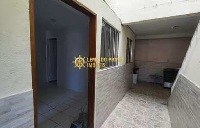 Imagem: A casa possui 1 Dormitório, 1 Banheiro, 1 Vaga na garagem