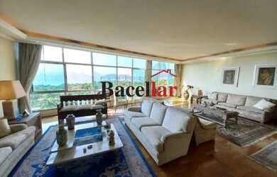 Imagem: O apartamento possui 3 Dormitórios, 4 Banheiros, 1 Vaga na