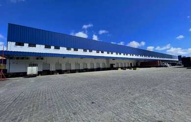 Imagem: O depósito possui 5 Vagas na garagem e 12960m² de Área e