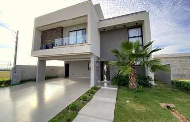 Imagem: A casa em condomínio possui 3 Dormitórios, 1 Banheiro, 4 Vagas