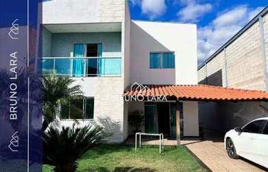 Imagem: A casa à venda possui 4 Dormitórios, 2 Banheiros, 5 Vagas