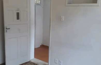 Imagem: A casa possui 2 Dormitórios, 2 Banheiros, 85m² de Área, Imóvel