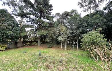 Imagem: O terreno possui 617m² de Área e está localizado em Gramado