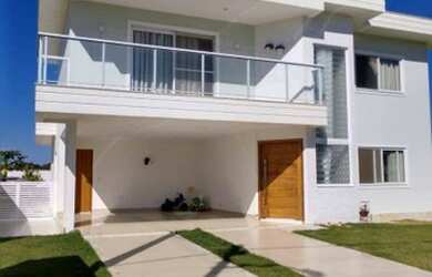 Imagem: A casa em condomínio possui 4 Dormitórios, 2 Banheiros, 4