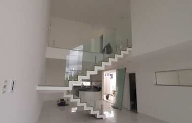 Imagem: A casa possui 3 Dormitórios, 3 Banheiros, 2 Vagas na garagem