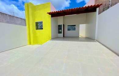 Imagem: A casa possui 3 Dormitórios, 3 Banheiros, 2 Vagas na garagem