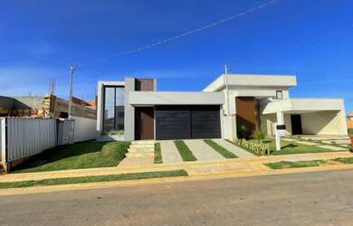 Imagem: A casa em condomínio possui 3 Dormitórios, 3 Banheiros, 2