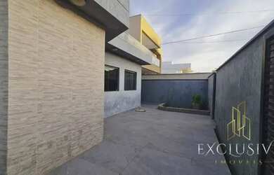 Imagem: A casa possui 4 Dormitórios, 5 Banheiros, 5 Vagas na garagem