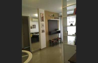 Imagem: O apartamento possui 1 Dormitório, 1 Banheiro, 1 Vaga na garagem