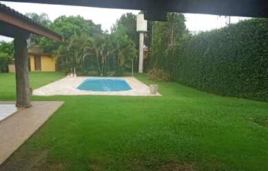 Imagem: A casa em condomínio possui 3 Dormitórios, 3 Banheiros, 4