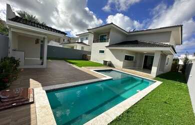 Imagem: A casa em condomínio possui 4 Dormitórios, 5 Banheiros, 4