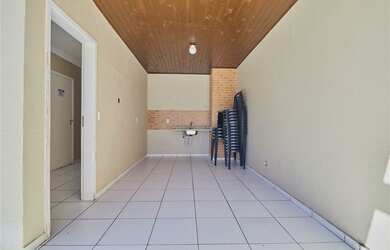 Imagem: O apartamento possui 2 Dormitórios, 1 Banheiro, 5 Vagas na