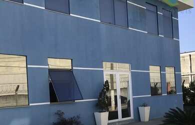 Imagem: O depósito possui 5 Vagas na garagem, 4.000m² de Área e