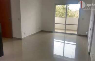 Imagem: O apartamento possui 3 Dormitórios, 1 Banheiro, 2 Vagas na