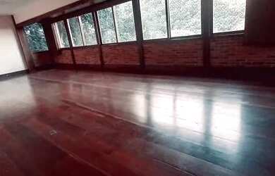 Imagem: A casa em condomínio possui 5 Dormitórios, 5 Banheiros, 2