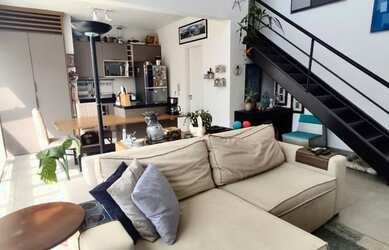 Imagem: O apartamento possui 1 Dormitório, 2 Banheiros, 2 Vagas na