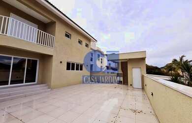 Imagem: A casa em condomínio possui 4 Dormitórios, 3 Banheiros, 2