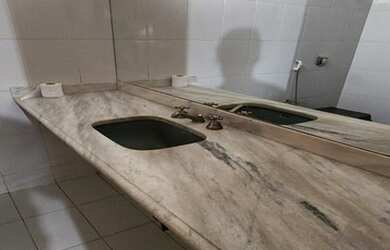 Imagem: O apartamento possui 4 Dormitórios, 5 Banheiros, 2 Vagas na