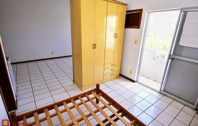 Imagem: A kitnet possui 1 Dormitório, 1 Banheiro, 1 Vaga na garagem