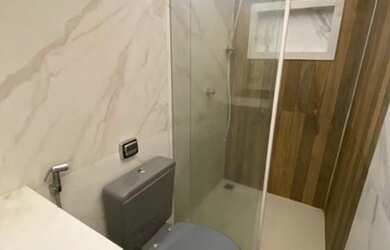 Imagem: A casa possui 1 Dormitório e 1 Banheiro e está localizado