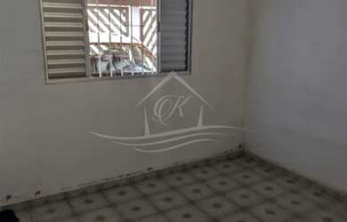 Imagem: A casa possui 3 Dormitórios, 1 Banheiro, 1 Vaga na garagem