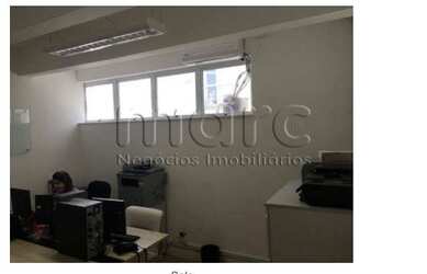 Imagem: O depósito possui 829m² de Área e está localizado em Centro