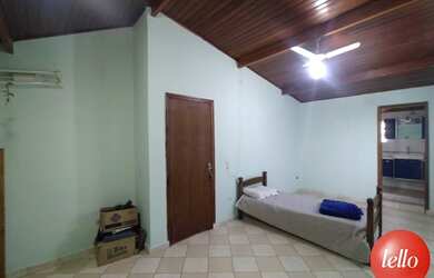 Imagem: A casa possui 4 Dormitórios, 5 Banheiros, 2 Vagas na garagem