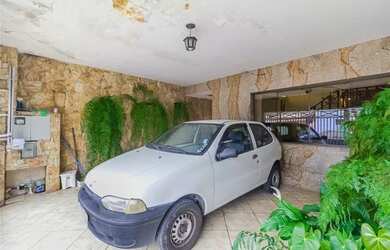 Imagem: A casa possui 3 Dormitórios, 4 Banheiros, 2 Vagas na garagem