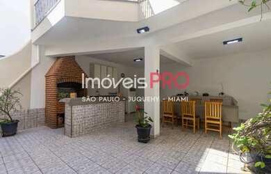 Imagem: A casa possui 4 Dormitórios, 5 Banheiros, 3 Vagas na garagem