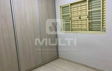 Imagem 2: Casa - ROOSEVELT. Churrasqueira, Varanda, 140m² de Áreae1 Vaga na garagem