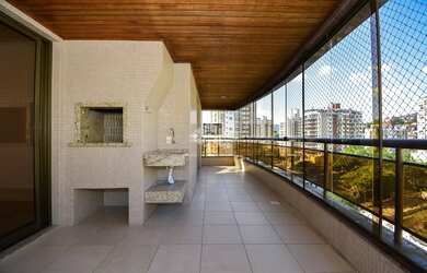 Imagem: O apartamento possui 3 Dormitórios, 1 Banheiro, 3 Vagas na