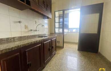 Imagem 6: Apartamento a Venda de 2 dormitórios 1 Suíte Andar Alto - Bairro Centro...