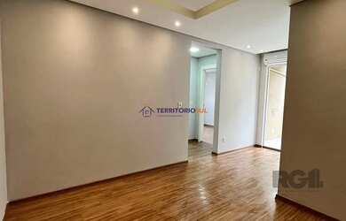 Imagem: A casa possui 2 Dormitórios, 1 Banheiro, 2 Vagas na garagem