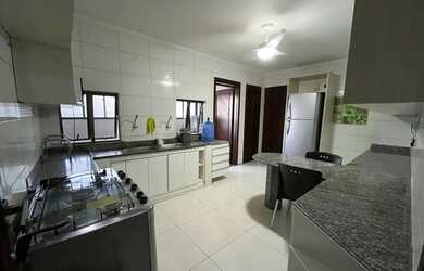 Imagem: O apartamento possui 4 Dormitórios, 5 Banheiros, 2 Vagas na